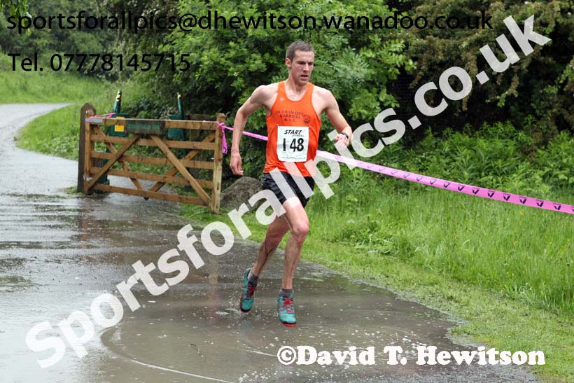 Dan Jenkin (Durham City) wins the George Ogle Memorial Race, Rowlands Gill on a very wet night. Photo: David T. Hewitson/Sports for All Pics